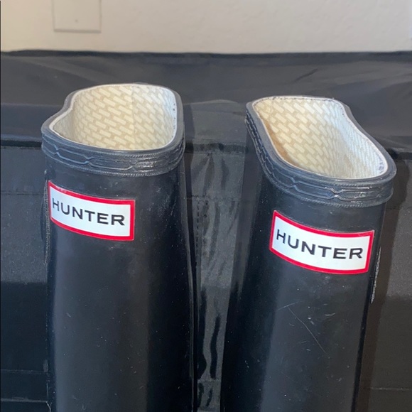 Size 7 Black Tall Gloss Hunter Rain Boots - Picture 5 of 6